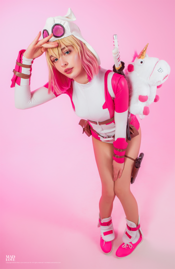 Gwenpool Cosplay