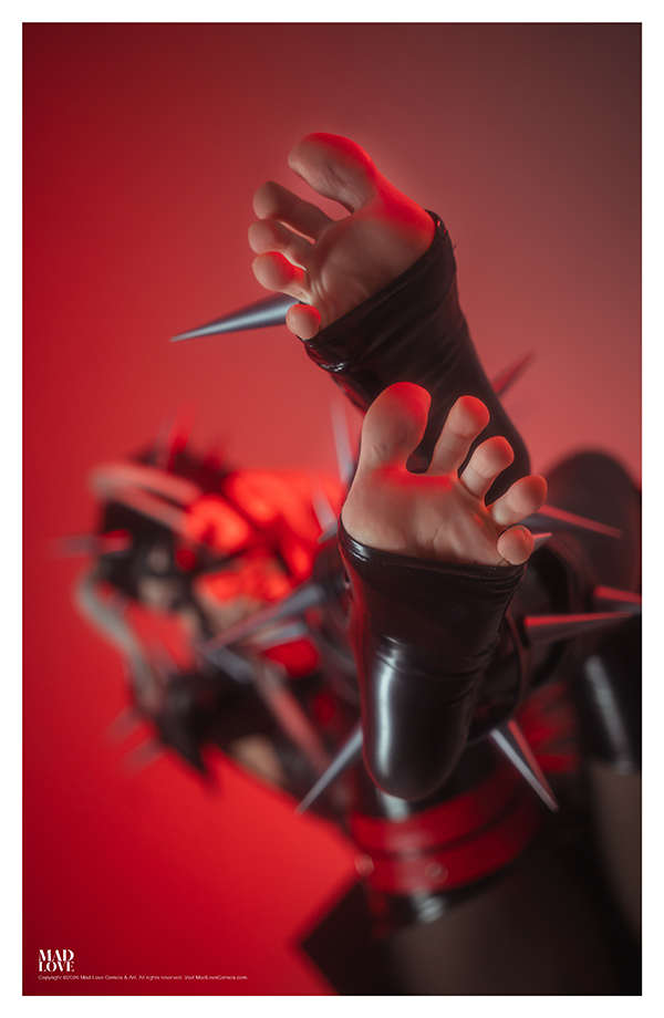 ET005d Malice Cosplay - Image 4