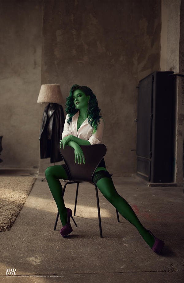 IM004a She Hulk Cosplay